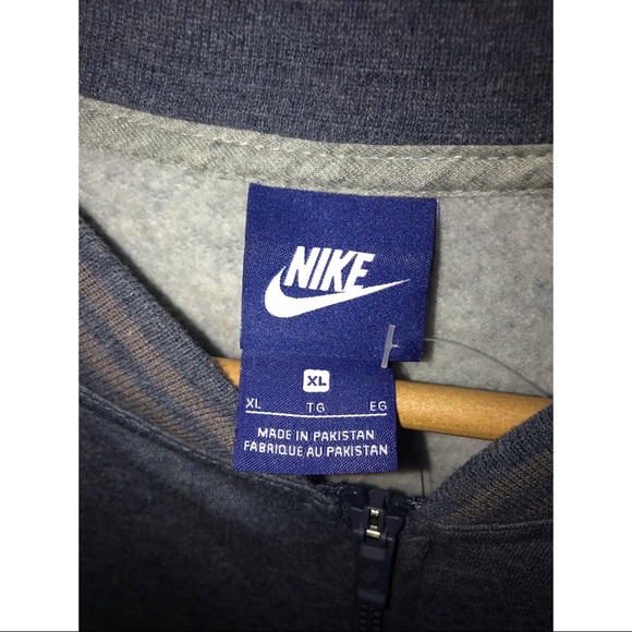 Nike Women’s Full Zip Fleece Jacket - Picture 3 of 5